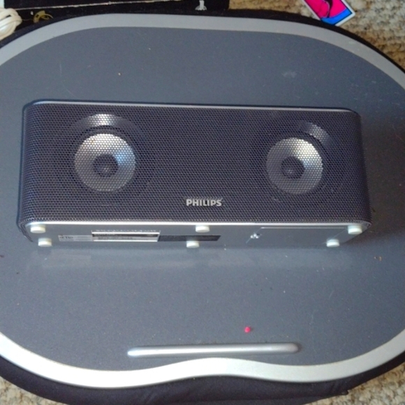 2 for $20😄Philips NFC Bluetooth speaker - Picture 1 of 4